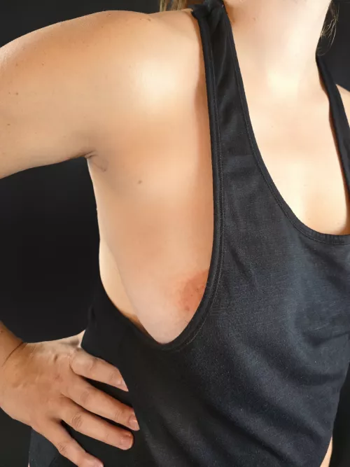 I hope my sideboob makes you hard and horny  by BriannaSnowOF