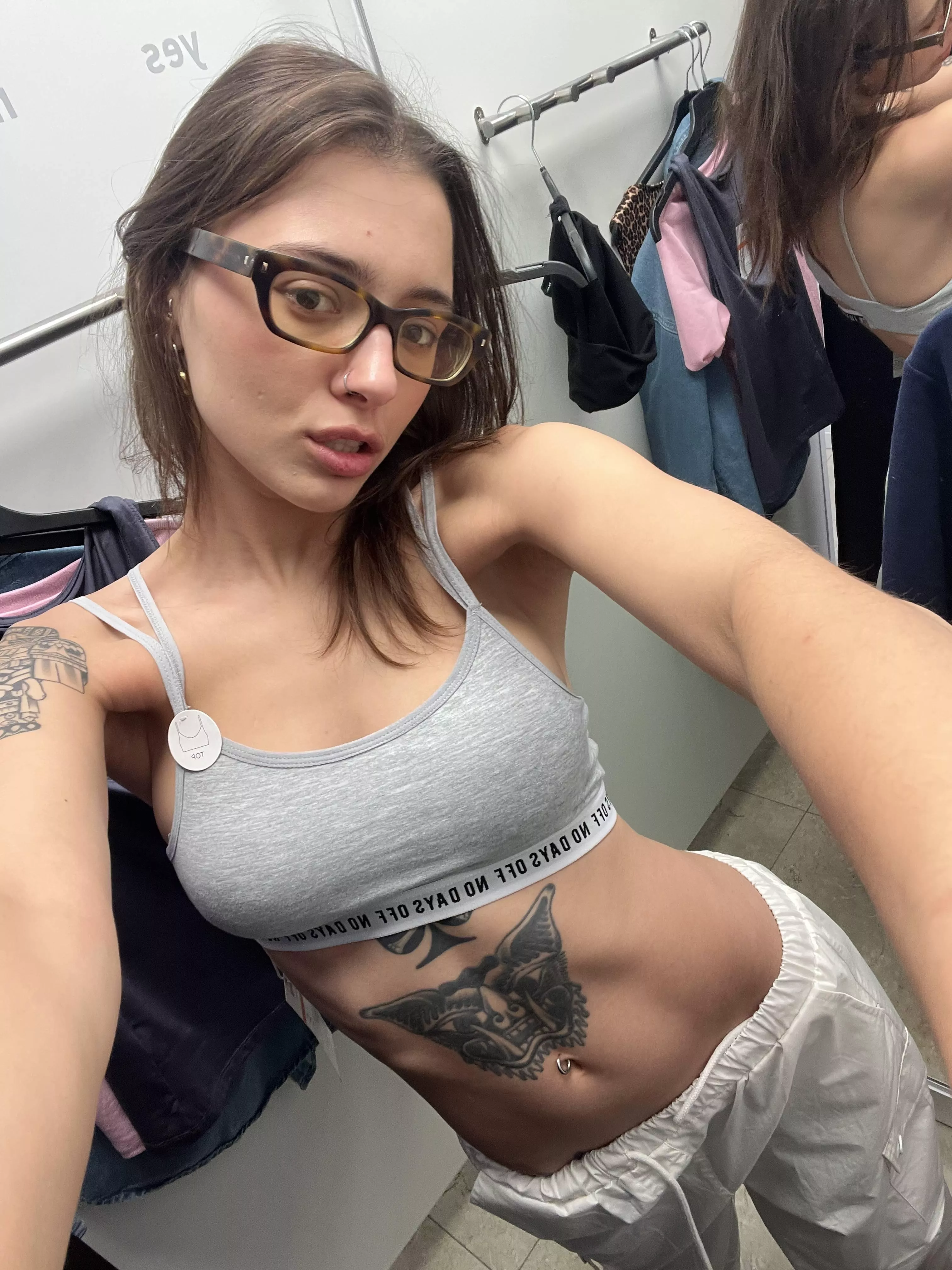 I'm already picturing myself sporting the new top posted by Elianabolly