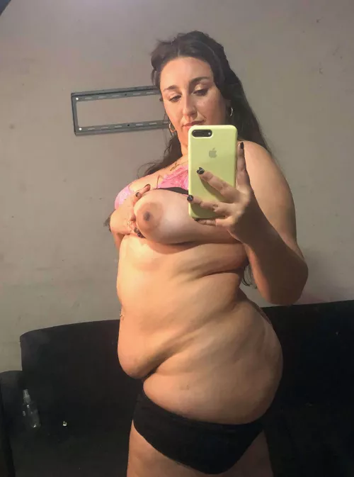 i've gained a bit more weight, do i still look good to you? by Alora_Dimples