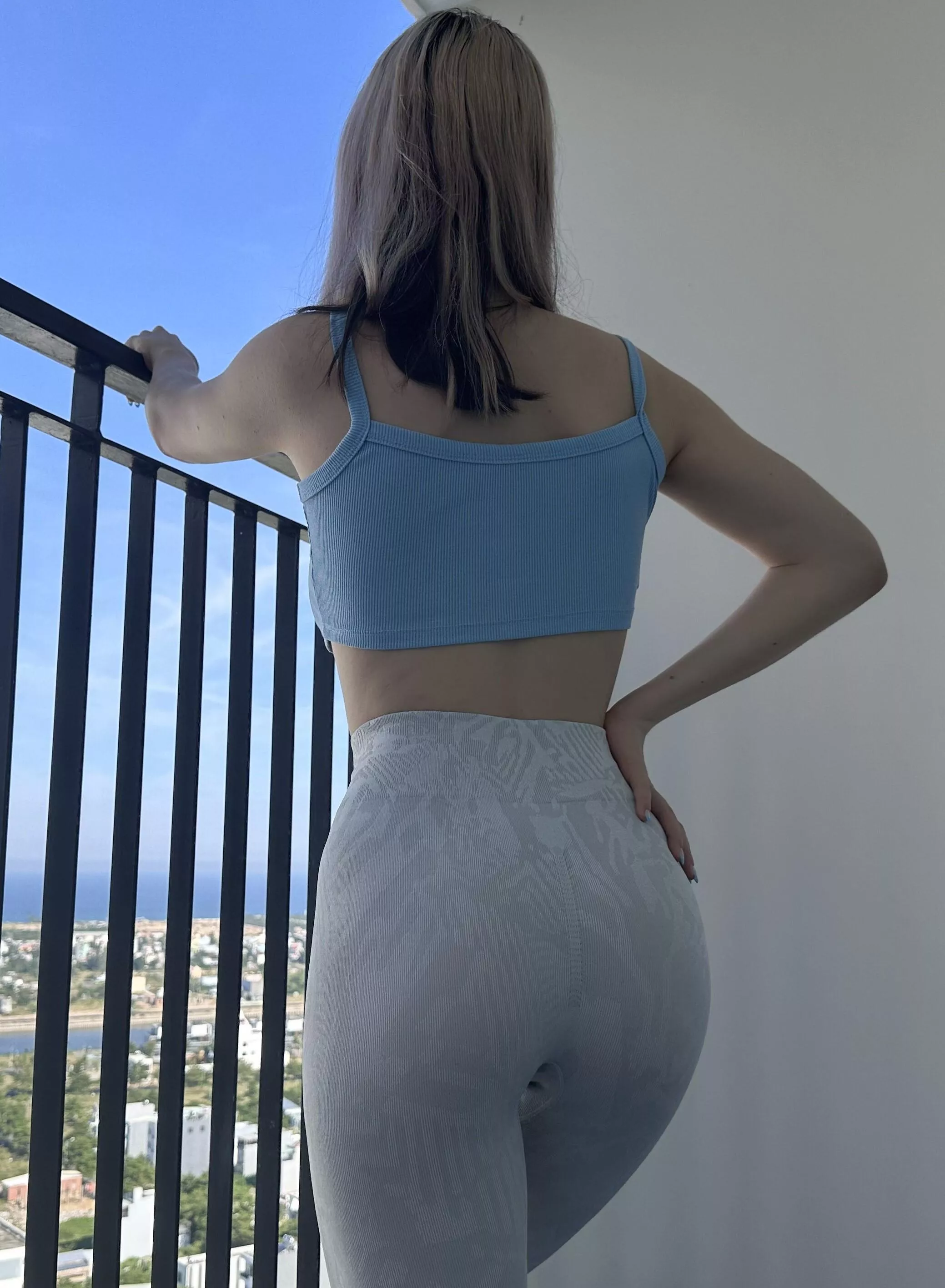 My butt looks good in leggings posted by MoonEliza