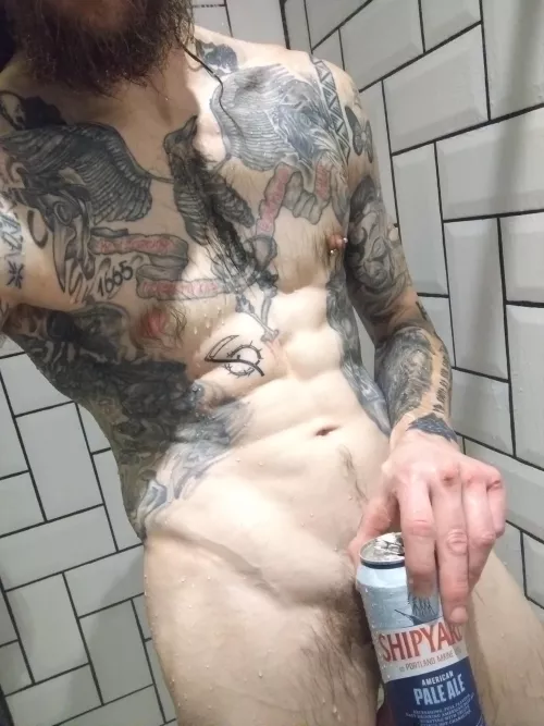 Shipyard American Pale. Hope you've all had a good day. by J-Cea