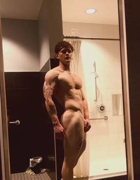 Side V line check 😁😈😈 posted by finx__xxx