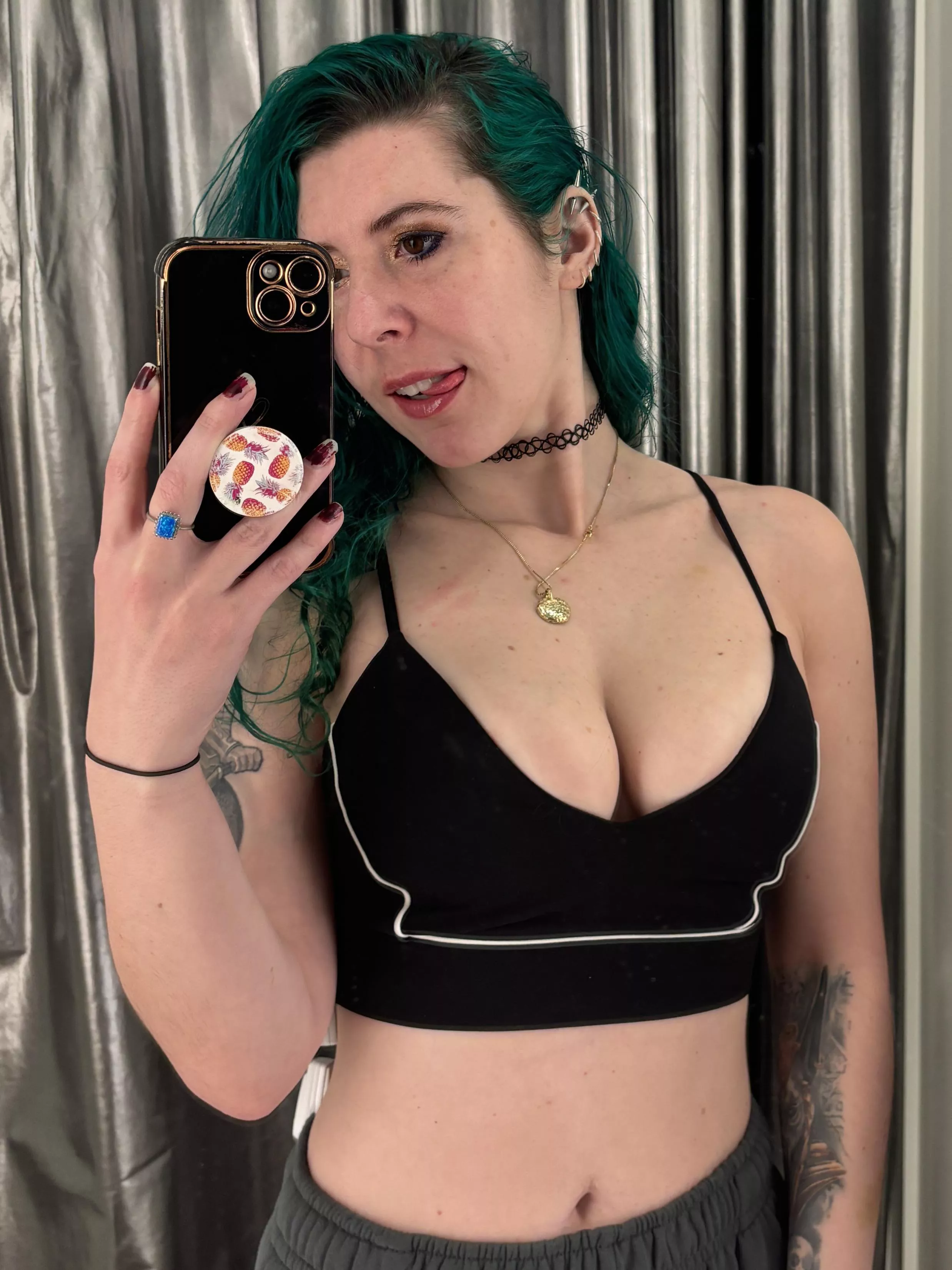 Sporty babe posted by sirenskiss3