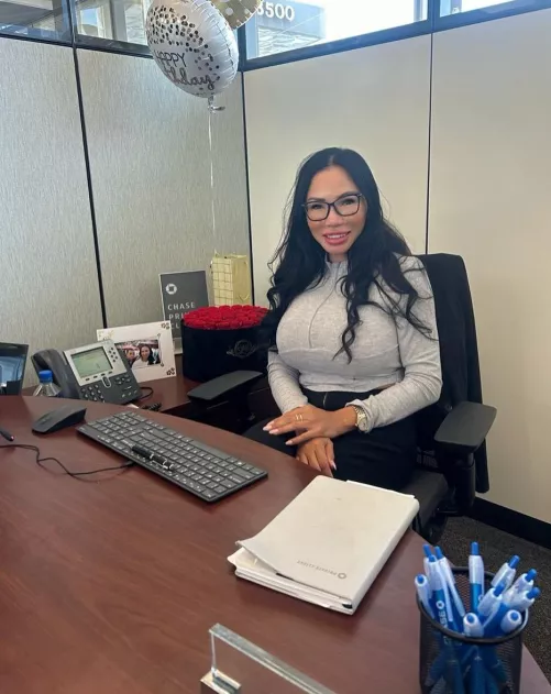 Stacked MILF Part 1 by DaSlutHunter