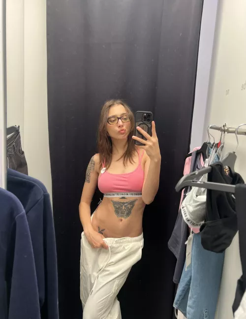 This sports top makes my workout sessions sexy by Elianabolly