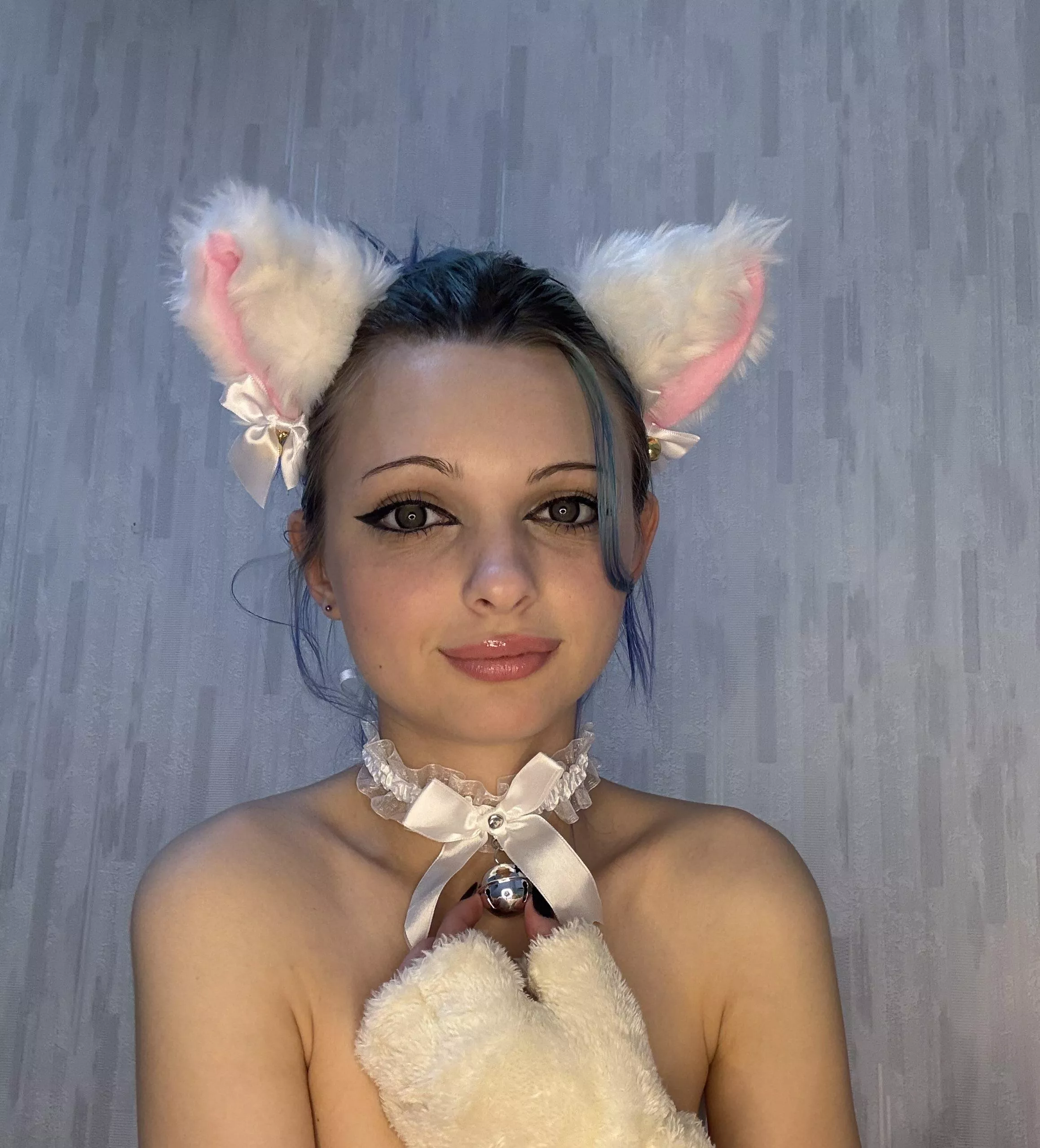 This sweet cat wants to spend a hot night with you posted by _blue_river_