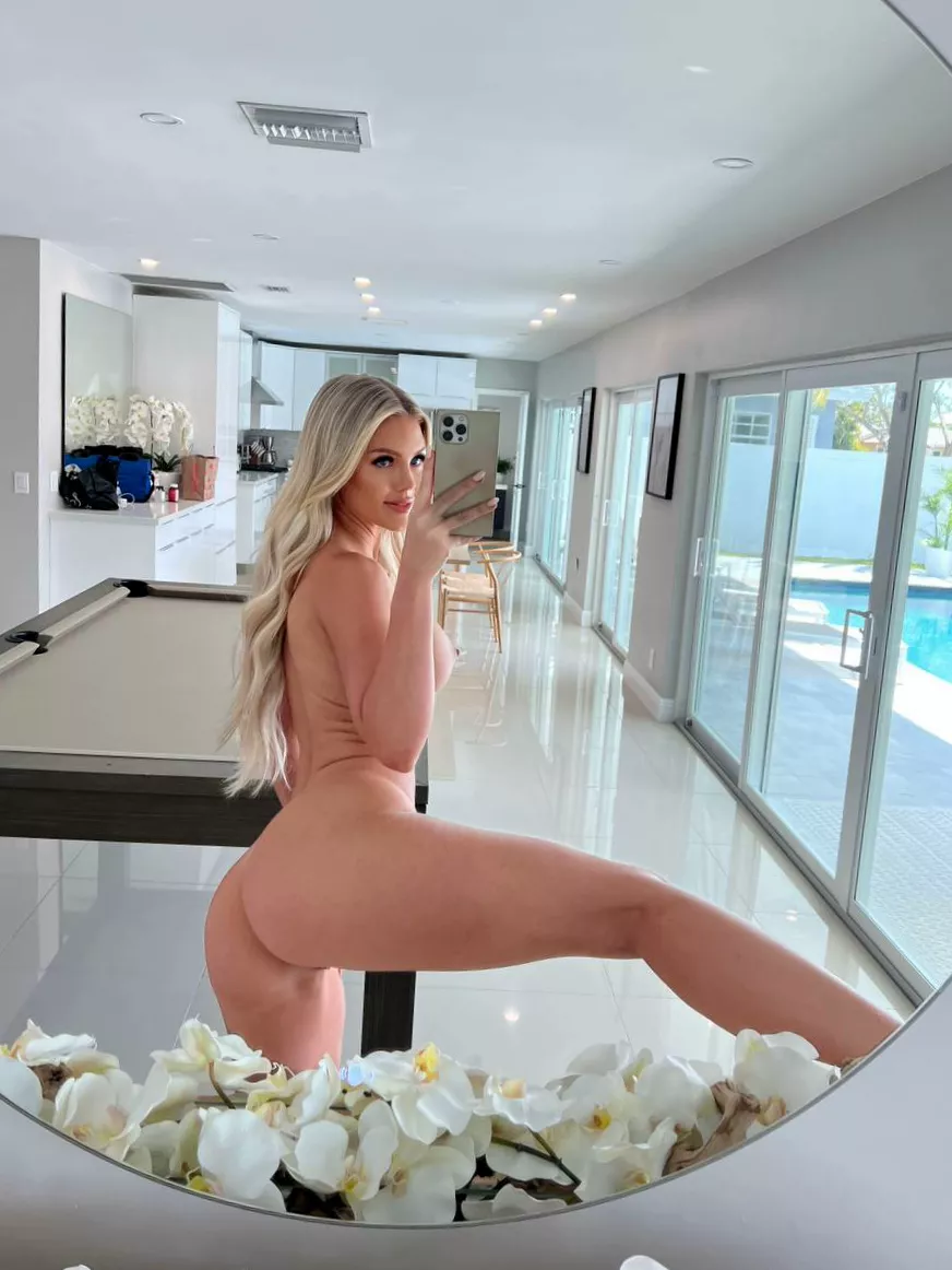 What do you like the most about blondes? posted by Twinkle_lily