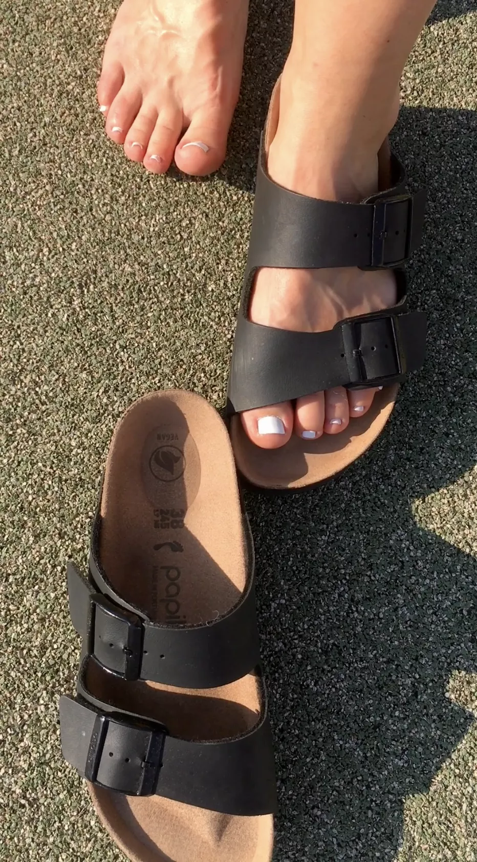 Do you like girls in Birkenstocks? 🥰 posted by AnnabellAnders