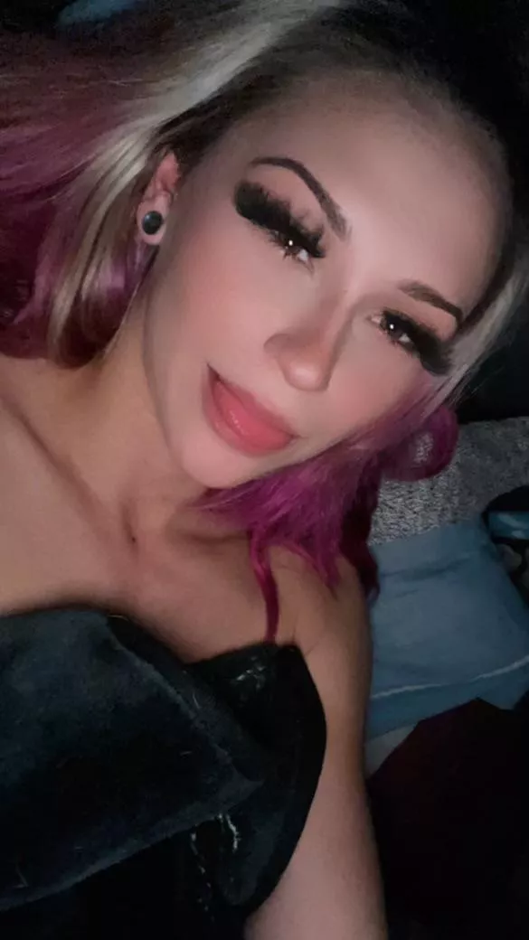 Feeling cozy tonight, how are you doing? 🥰💕 posted by xxxkitty26