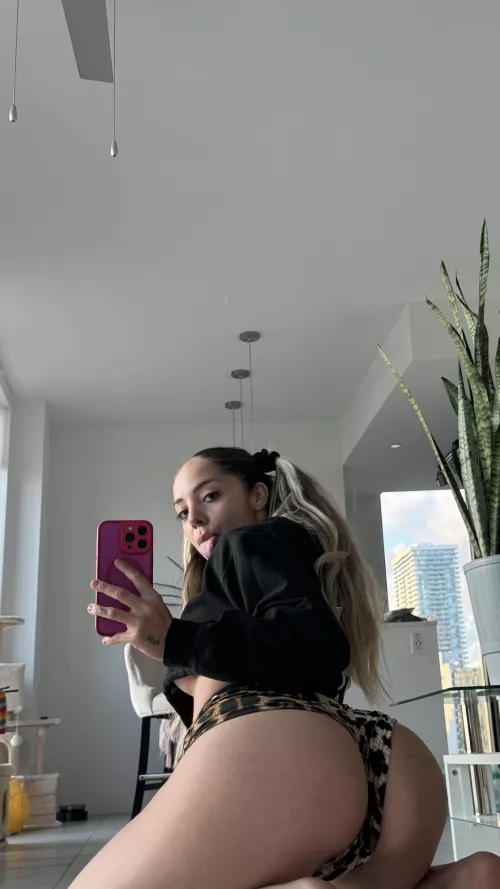 Help me finish my workout with some cardio ;) by juicy__pink__peachy