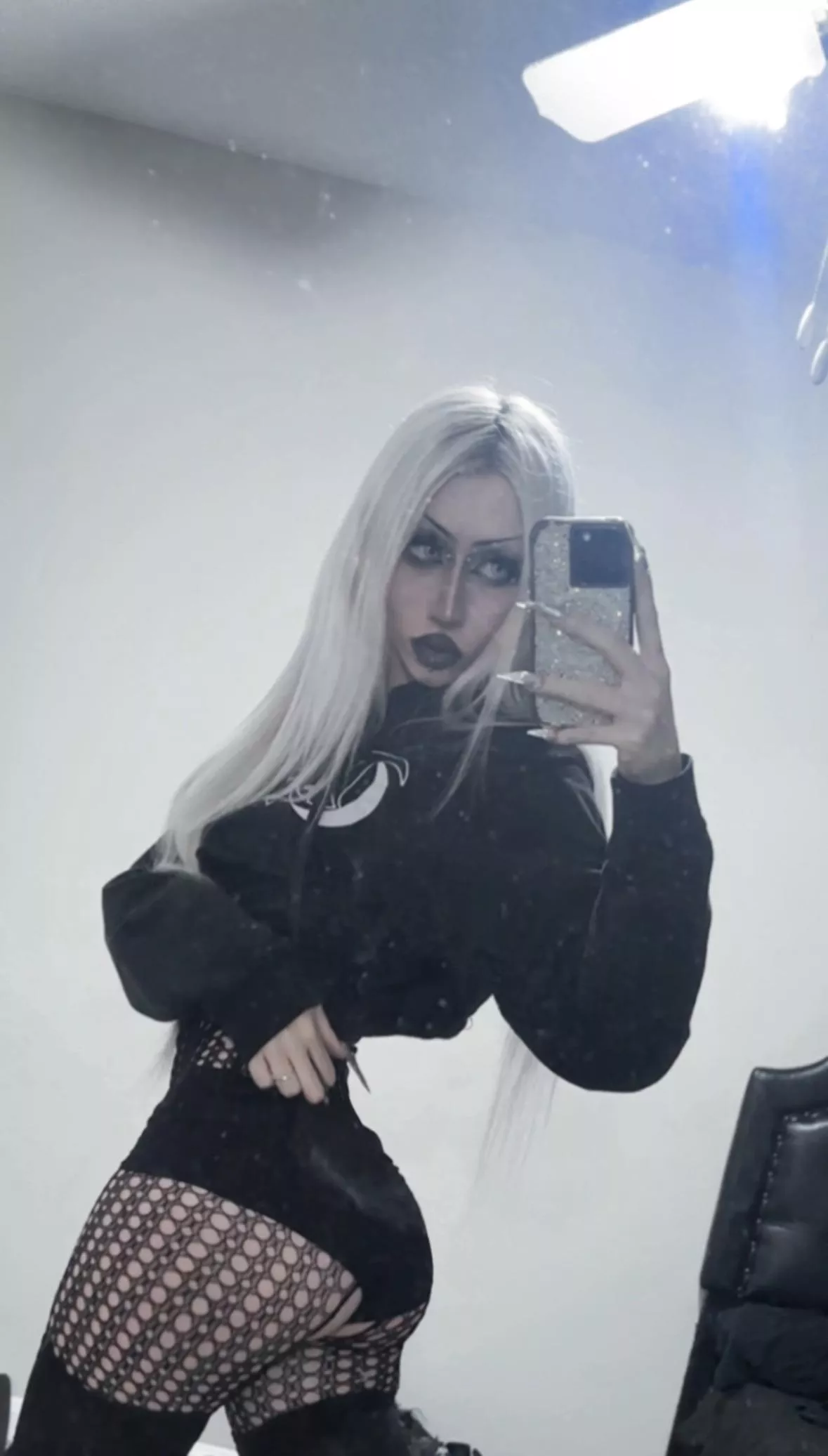 Let me be your goth gf so I can send you nudes at work  posted by Vileslag
