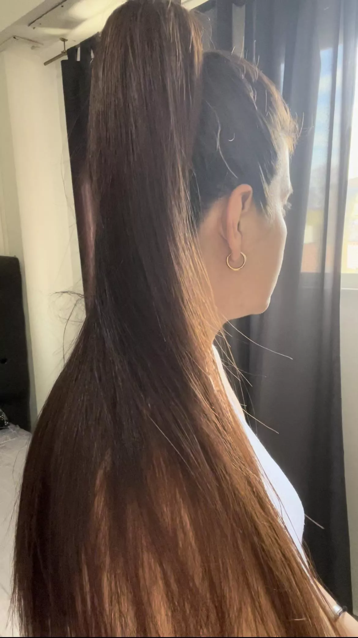 Long pony tail posted by Irissugarx