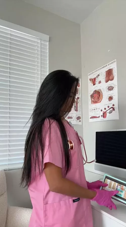 What's the first word that comes to mind if you see me by nursesunshinexo