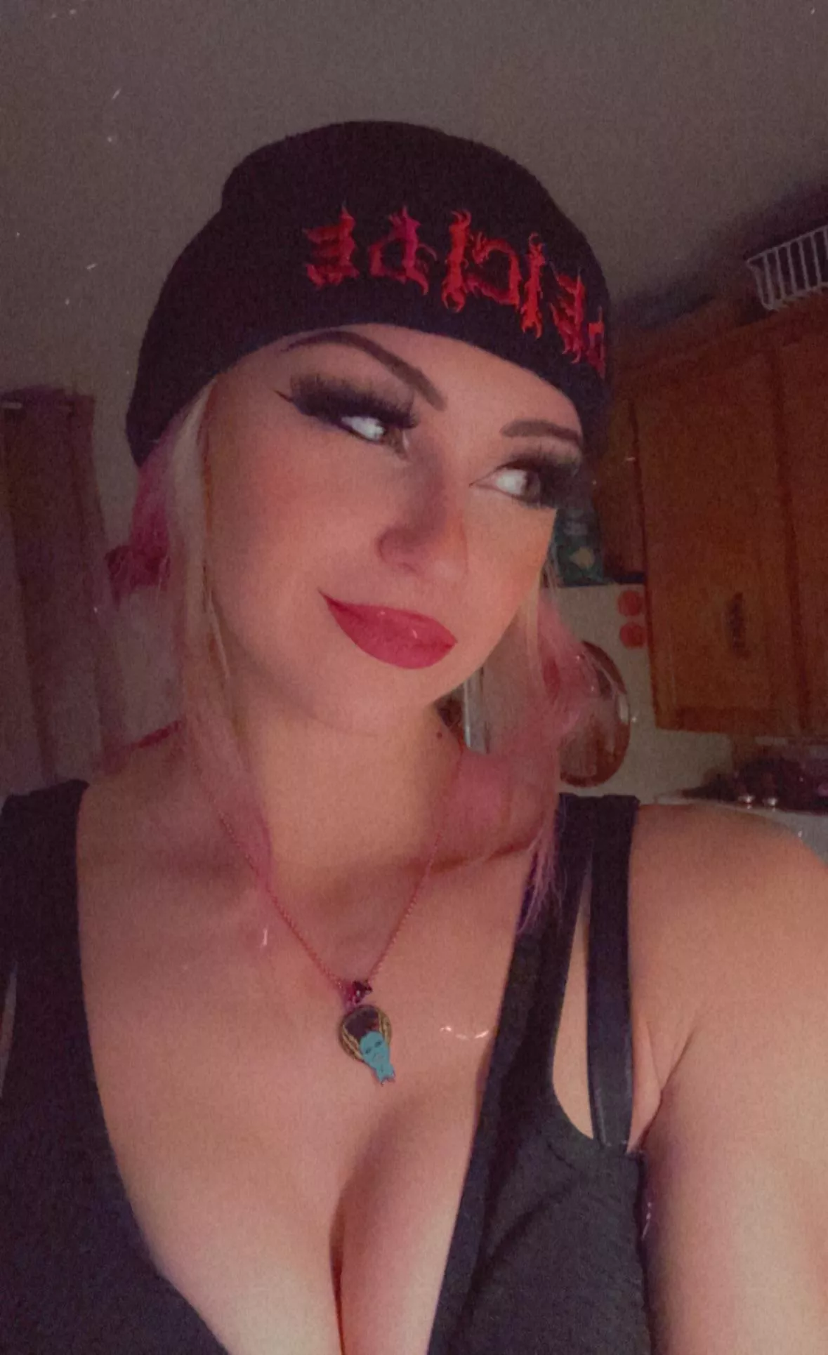 What’s your fav band? 😎🥰 posted by xxxkitty26