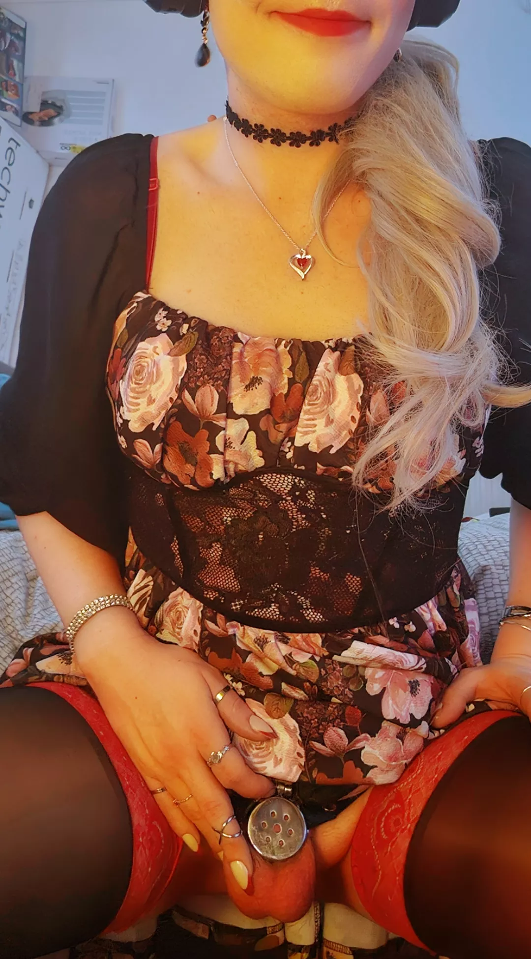 A Flat Cage Is A Neccesity For Good Girls🔒 posted by Nina_In_Heels