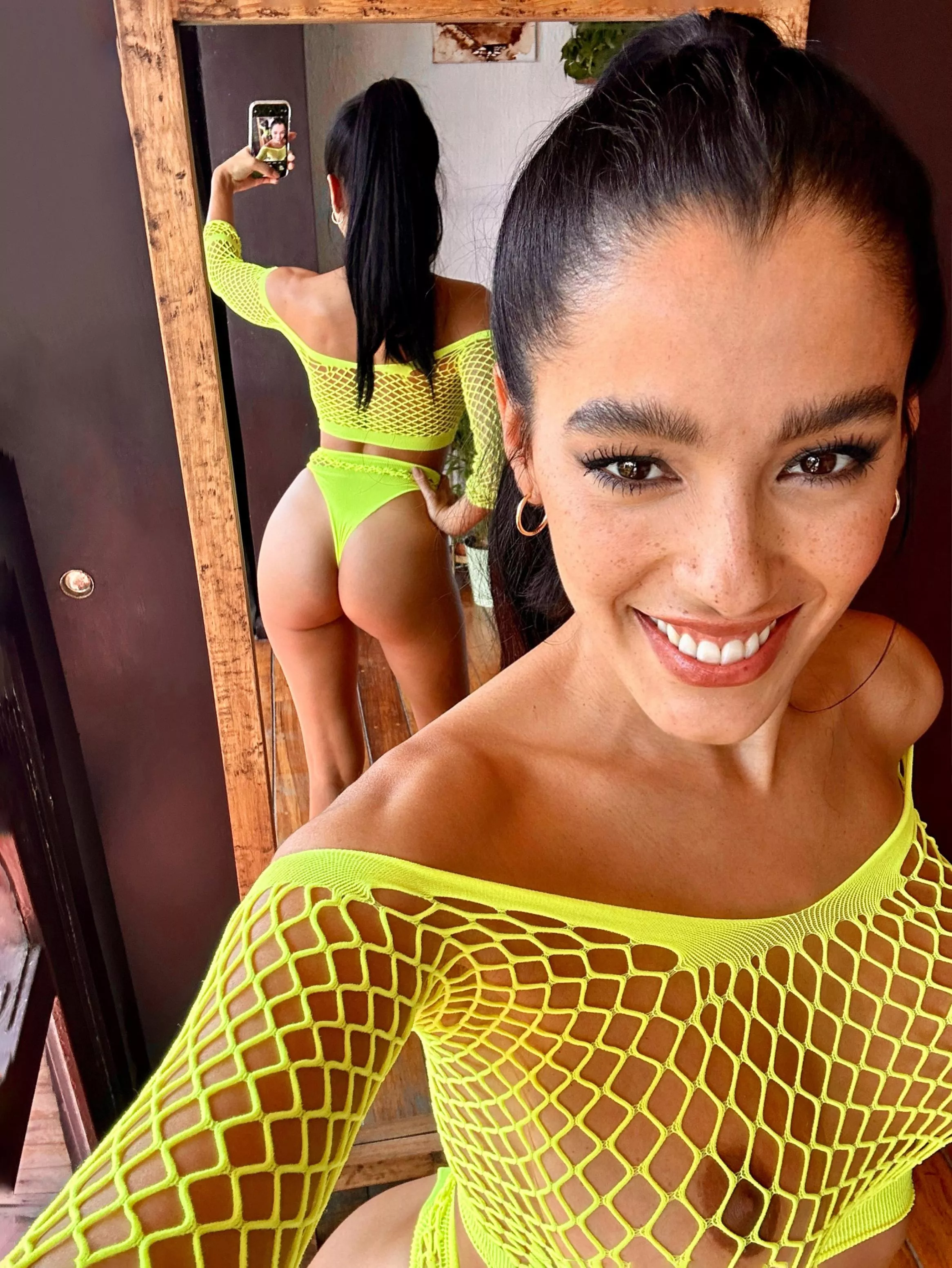 enjoy the juices of this pineapple  posted by BrownAshXO