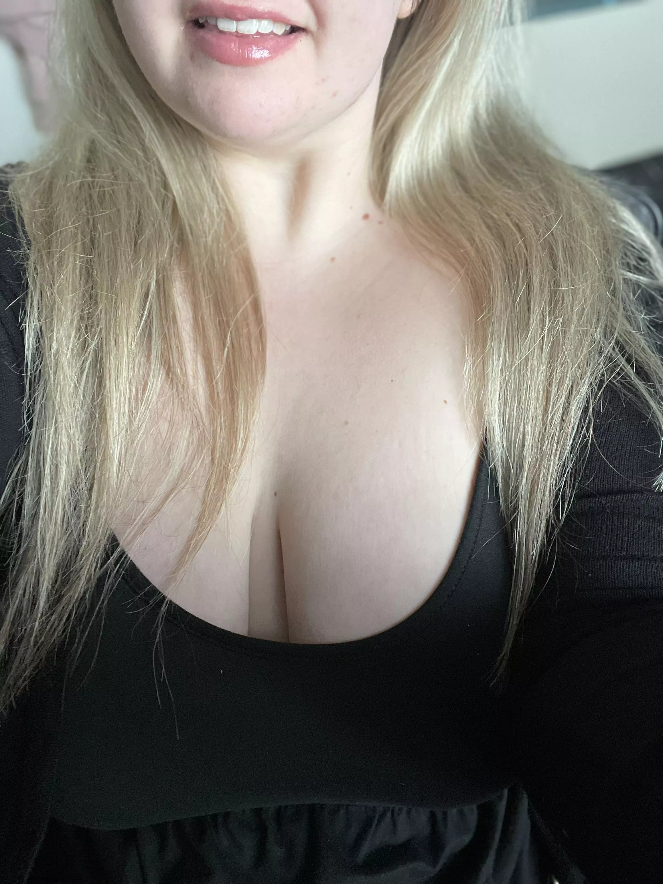 Juicy 🍒 posted by Hannah_E5