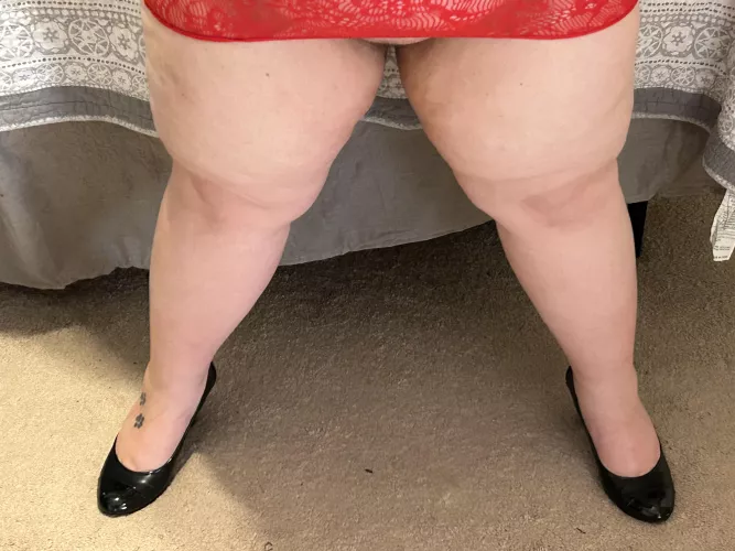 On your knees 😈 by LittleMissSwissRolls