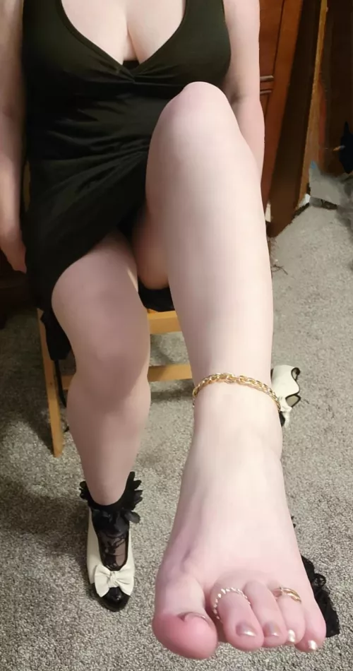 Take off my foots jewelry and suck it clean  by Softsoles3000