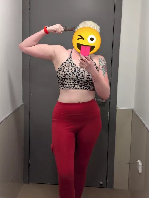 Working hard 😜 by sunnythebimbo