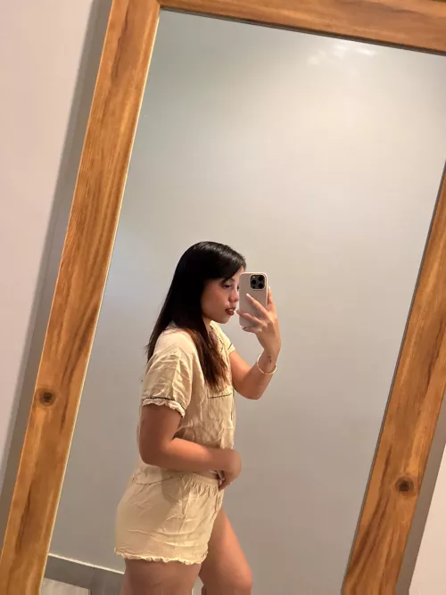 19F here for good convos and better company by RadiantGossamer