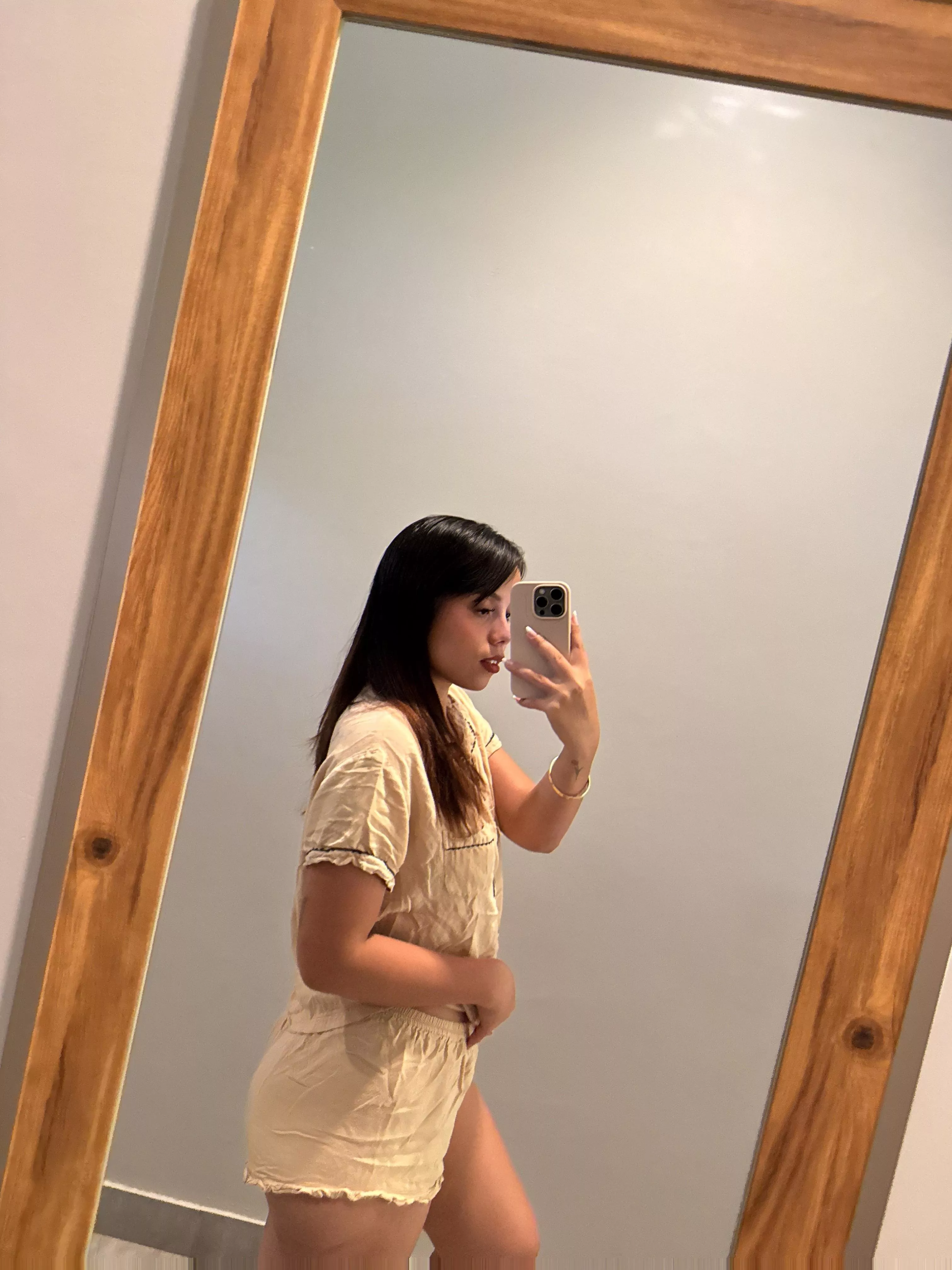 19F here for good convos and better company posted by RadiantGossamer