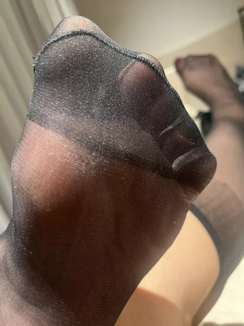 Hope you don’t mind me spreading my toes for you 🫶 by frolleinscherz