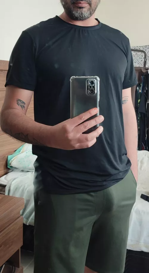 Hoy salimos a caminar de esta manera  by Ok_Faithlessness8401