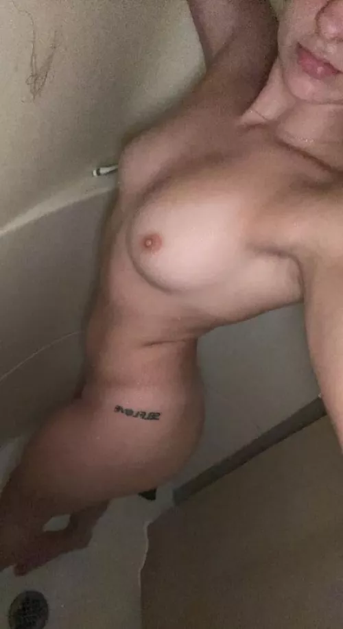 I love making strangers hard by paisleypresss