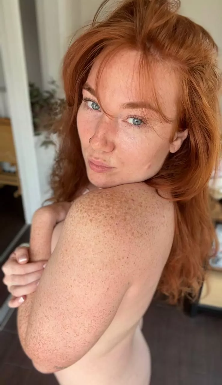 I need a warm hand to spread sunscreen on these hard to reach spots...[IRTR] posted by MarleyMathers