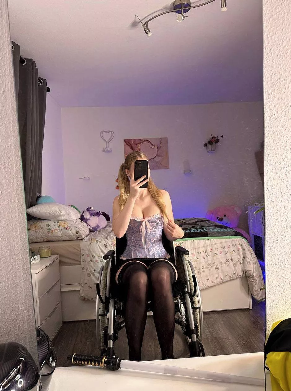 I wish you could turn a blind eye to this... posted by sophieeblossom