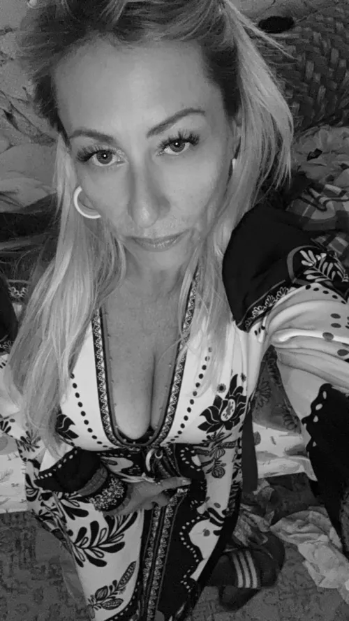 I’ll hold my arms up you pull it off 44/f by Freebirdkey