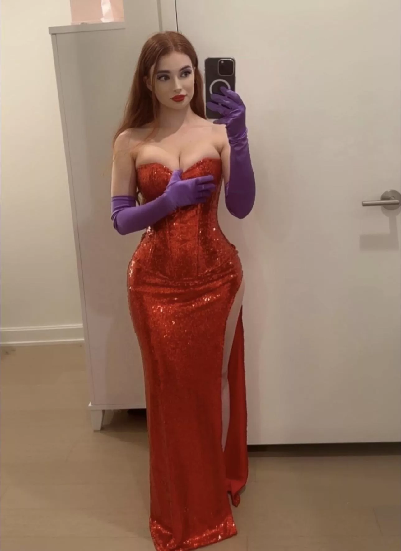 Jessica Rabbit (Caitbabyxo) [Who Framed Roger Rabbit] posted by caitbabyxo
