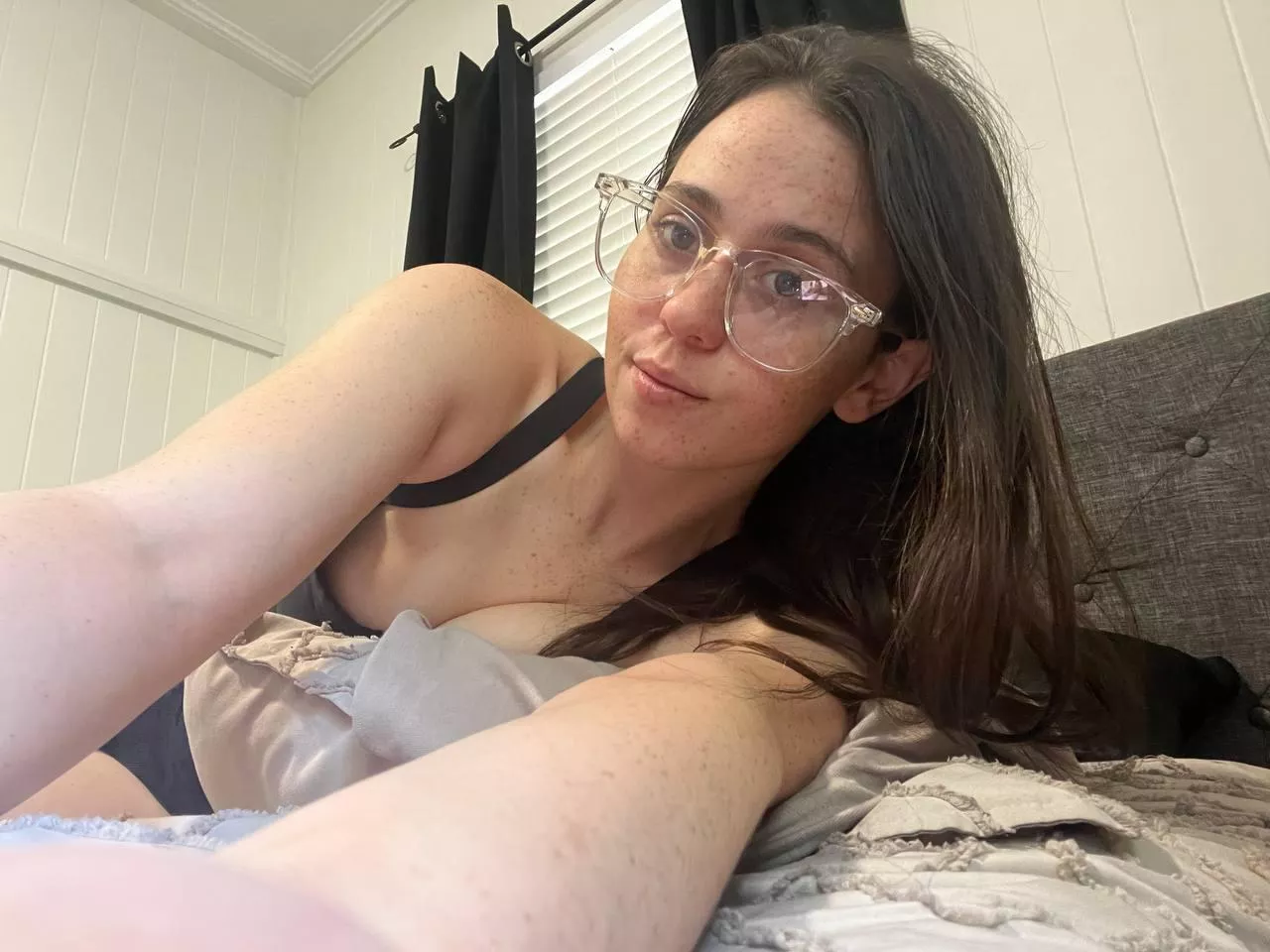 just a little no makeup selfie in bed posted by tigeressmonroe