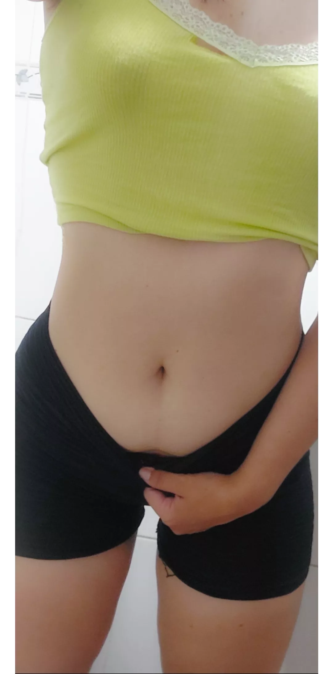 The green stands out a lot with this delicious navel posted by Mariss2