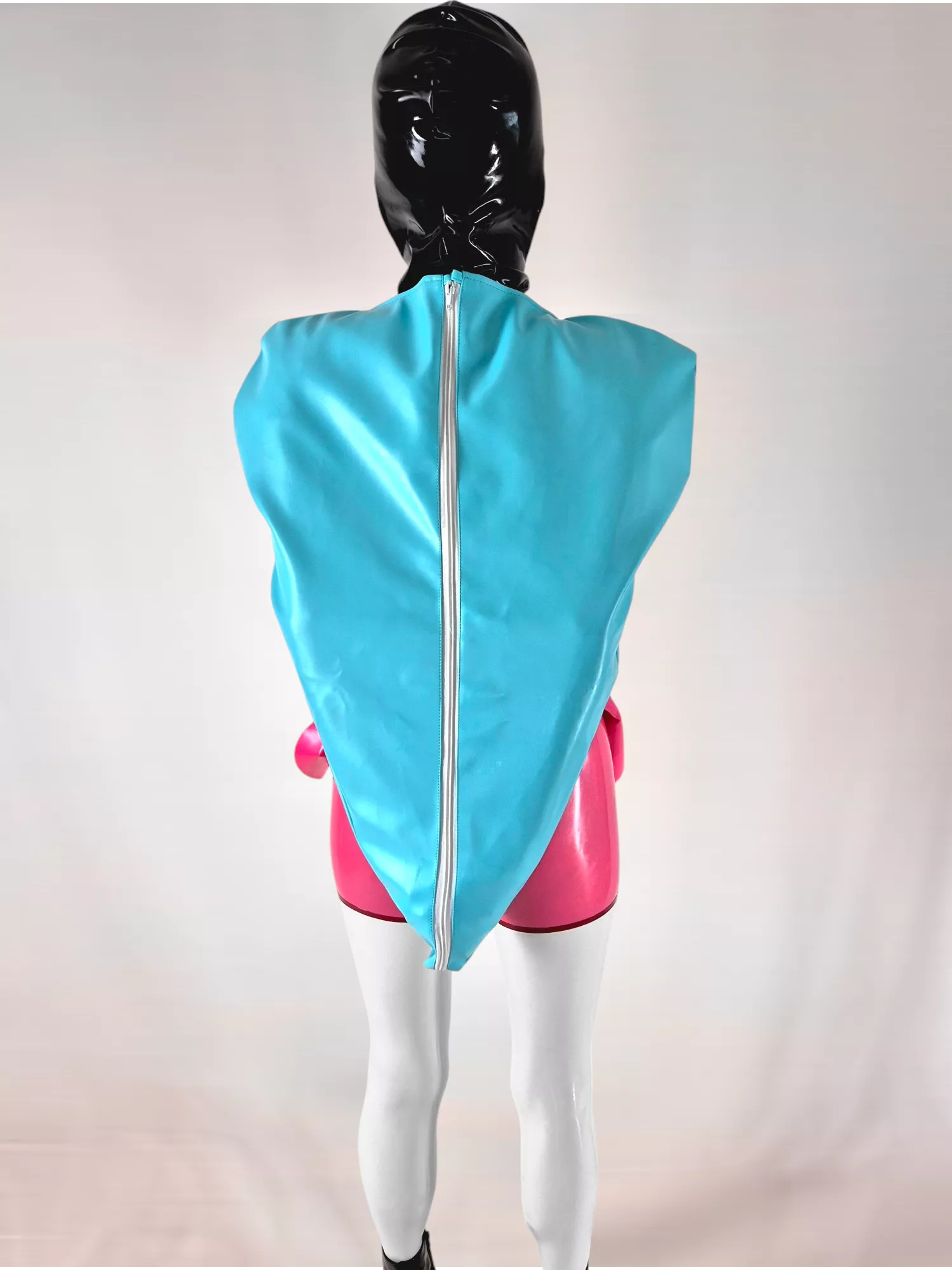 This armbinder was too big for tiny me, but it has inspired me to get one in latex! posted by LatexLovingLady