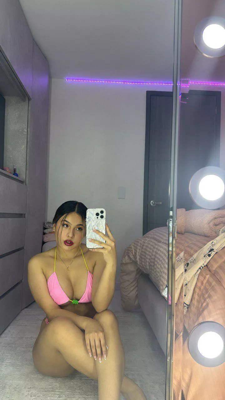 2006 girl here for you posted by giuliaaaheree