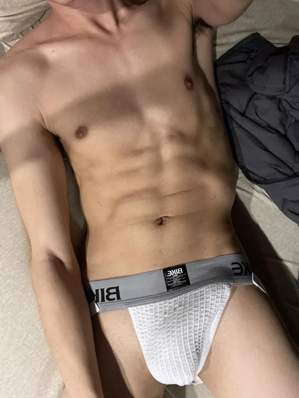 23 need a dad or older bro😄 posted by apoloniorey