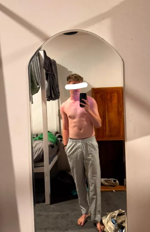 23 Uk handsome bro looking for fit guys! Add: Lucasfarrow24 by lucas_farrow