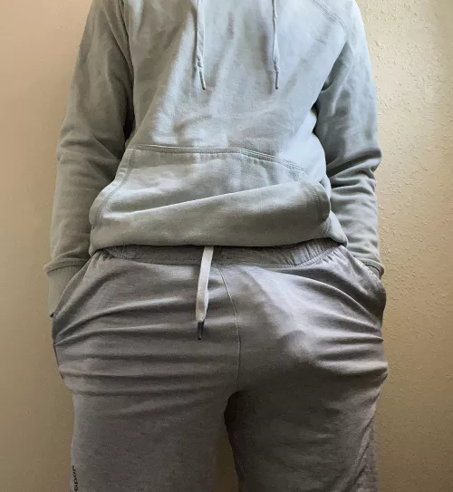 About to bust out of these pants  by Jakzum