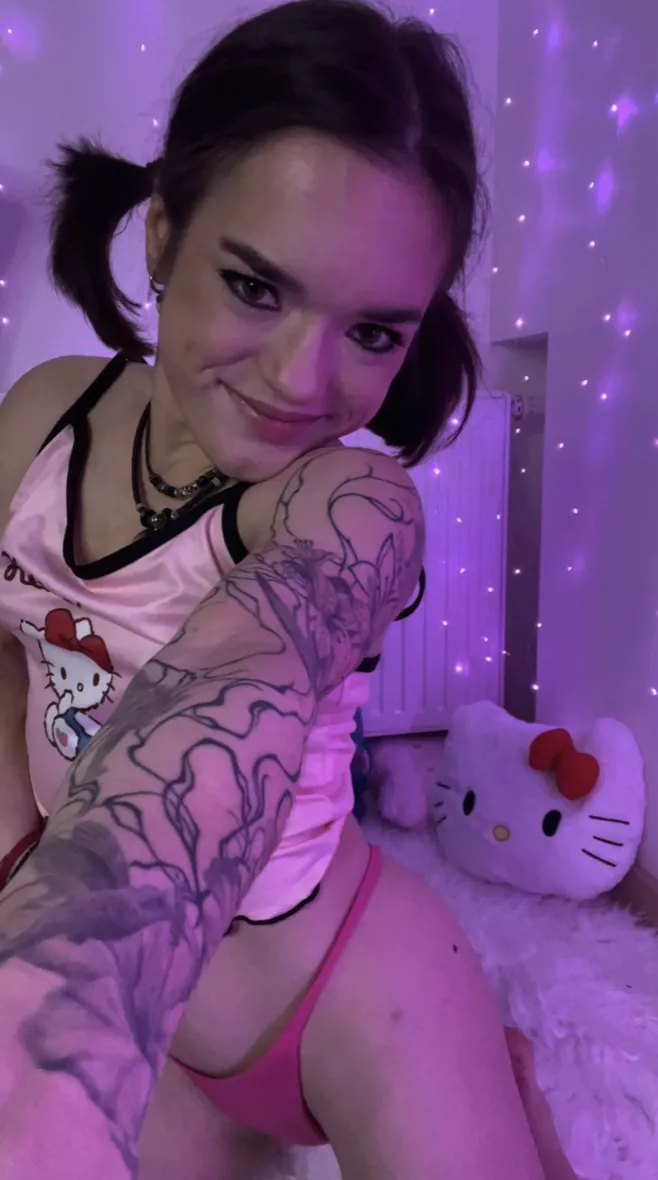 Can I send you videos offf me jerking off pls? posted by Joelle_Posh