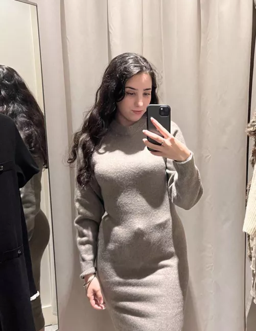 Can you see my special belly button…? by wet_nesday