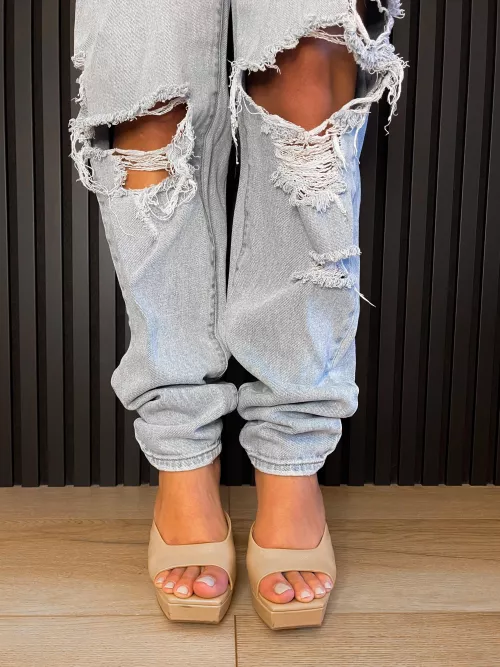 Come take these off my feet👠 by solesissys