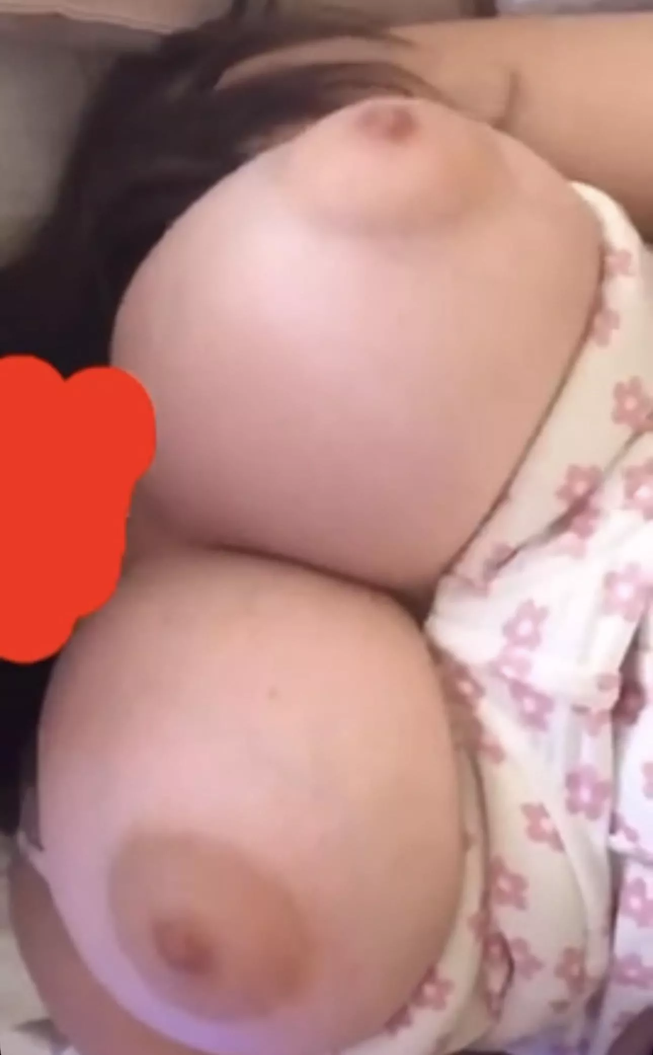 Cute hot girl  posted by Novel-Calligrapher74