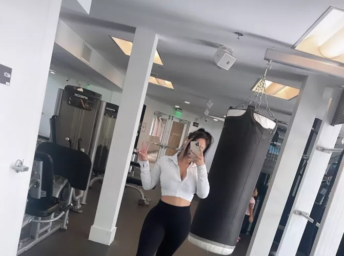 Do you feel that burning desire to serve a hot latina brat that sees you for the pathetic, little thing you are? by Callmeakila