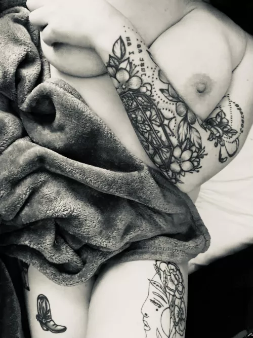 Feeling extra feminine and sexy tonight 🖤 by ToplessDiaries