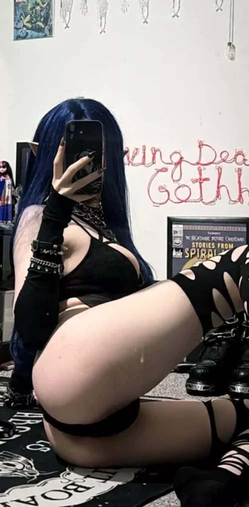 hometownhottie by LivingDeadGothh