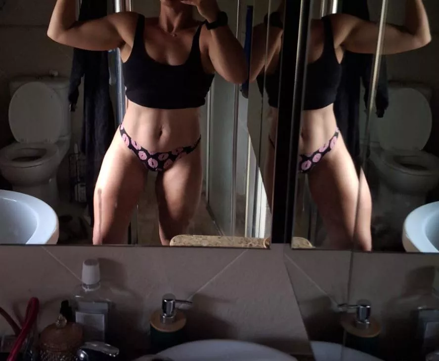 I don't know how to take back pics  posted by FatDadumPadum