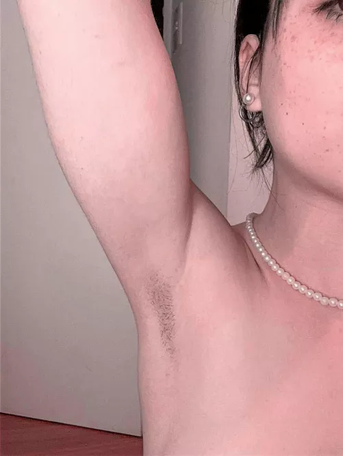 I just never shaved before, do you think it is time to shave? Do you think that I should use my moms razor or my dads buzzing machine to cut it? 18F by Hrishikesh403