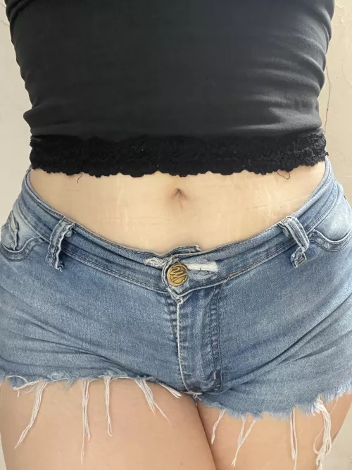 I think they make my belly more beautiful  by mandarinawine2